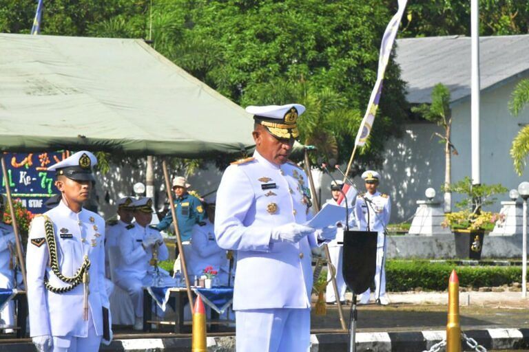  Puncak Hut Ke-77 TNI AL, Danlantamal IX Gelar Upacara Dan Syukuran