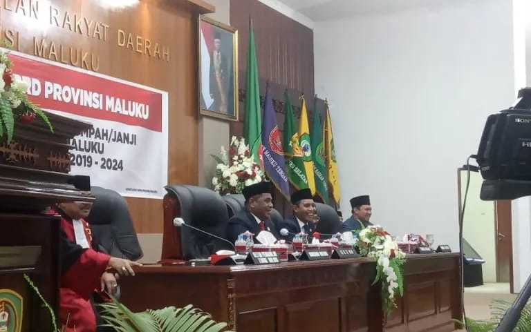 Hadiri Paripurna Pengucapan Sumpah/Janji Ketua DPRD Maluku, Ini Pesan Gubernur Murad Ismail