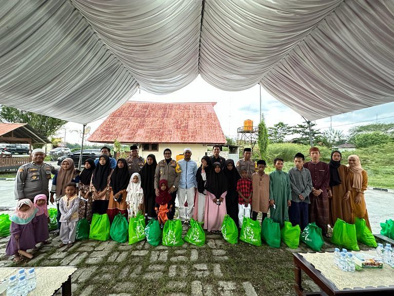Safari Ramadhan Dan Buka Puasa Kapolres Buru Bersama 20 Anak Yatim Piatu Di Polsek Waeapo