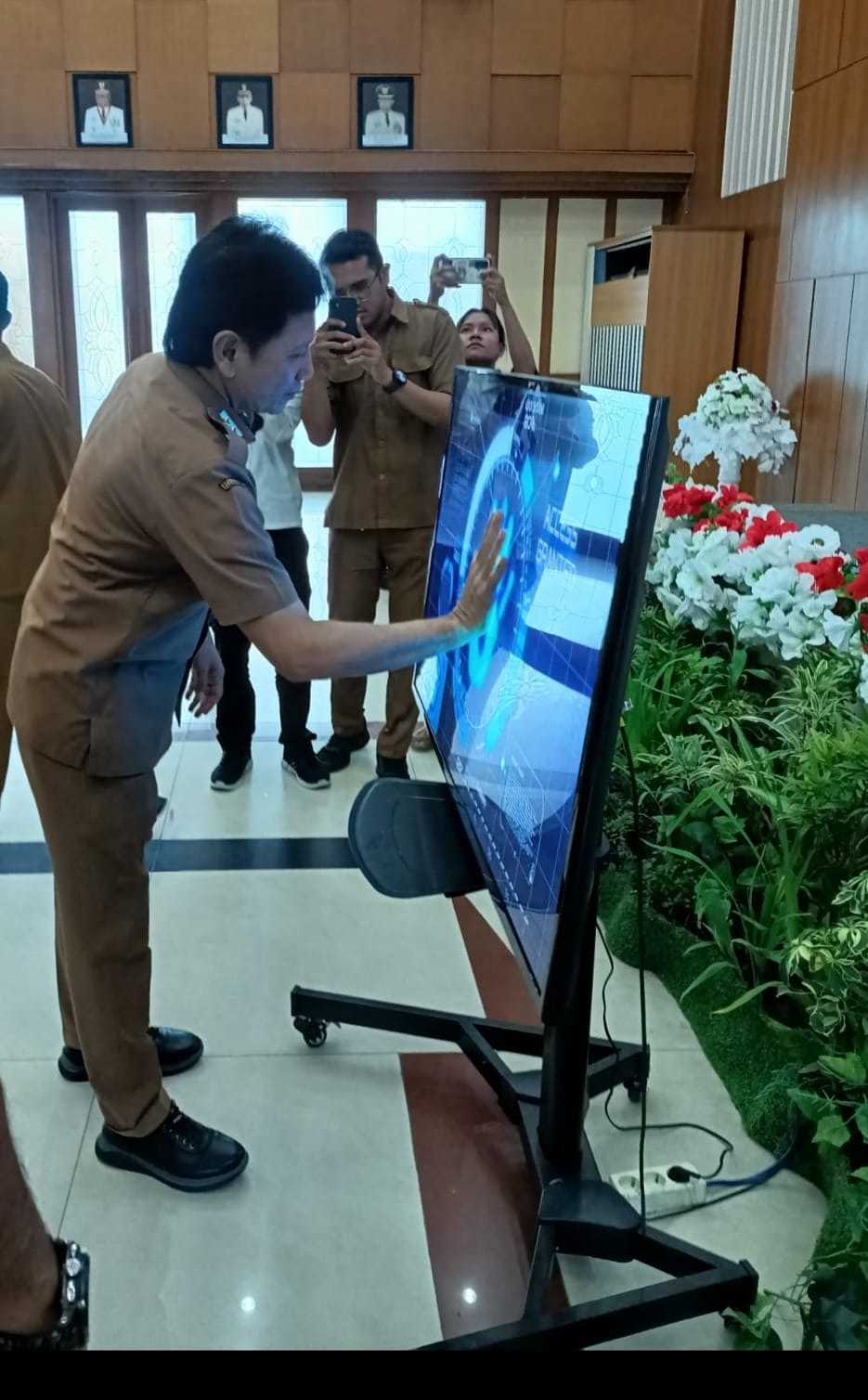 Pj. Sekda Launching Jaringan Intra Pemerintah Daerah Maluku, Sukseskan Transformasi Satu Data Indonesia  AMBON- Pemerintah Provinsi Maluku melalui Dinas