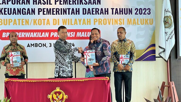 LHP LKPD Dari BPK RI : Pemkab Malra Raih WTP, Bursel Dan SBT Terima WDP