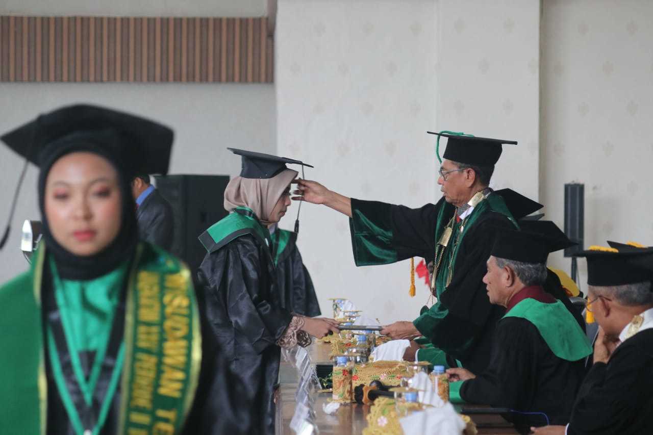 266 Mahasiswa IAIN Ambon di Wisuda, Gubernur Murad Harap Jadi Pelopor Kemajuan Masyarakat