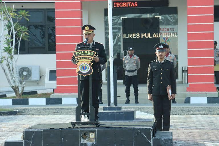 Kapolres Buru Pimpin Gelar Upacara Sumpah Pemuda Dalam Rangka HUT Sumpah Pemuda Ke-95