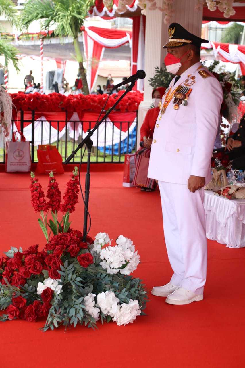 Gubernur Murad Pimpin Upacara  HUT ke-76 RI