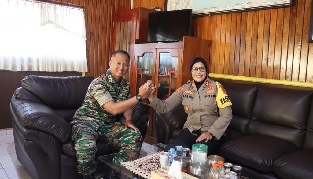 Kapolres Buru Silaturahmi ke Kodim 1506/Namlea Bangun Sinergitas TNI / POLRI