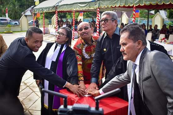 Bupati dan Wakil Bupati Malra Hadiri Peresmian dan Pentabisan Gereja Ego Emie Ohoiseb