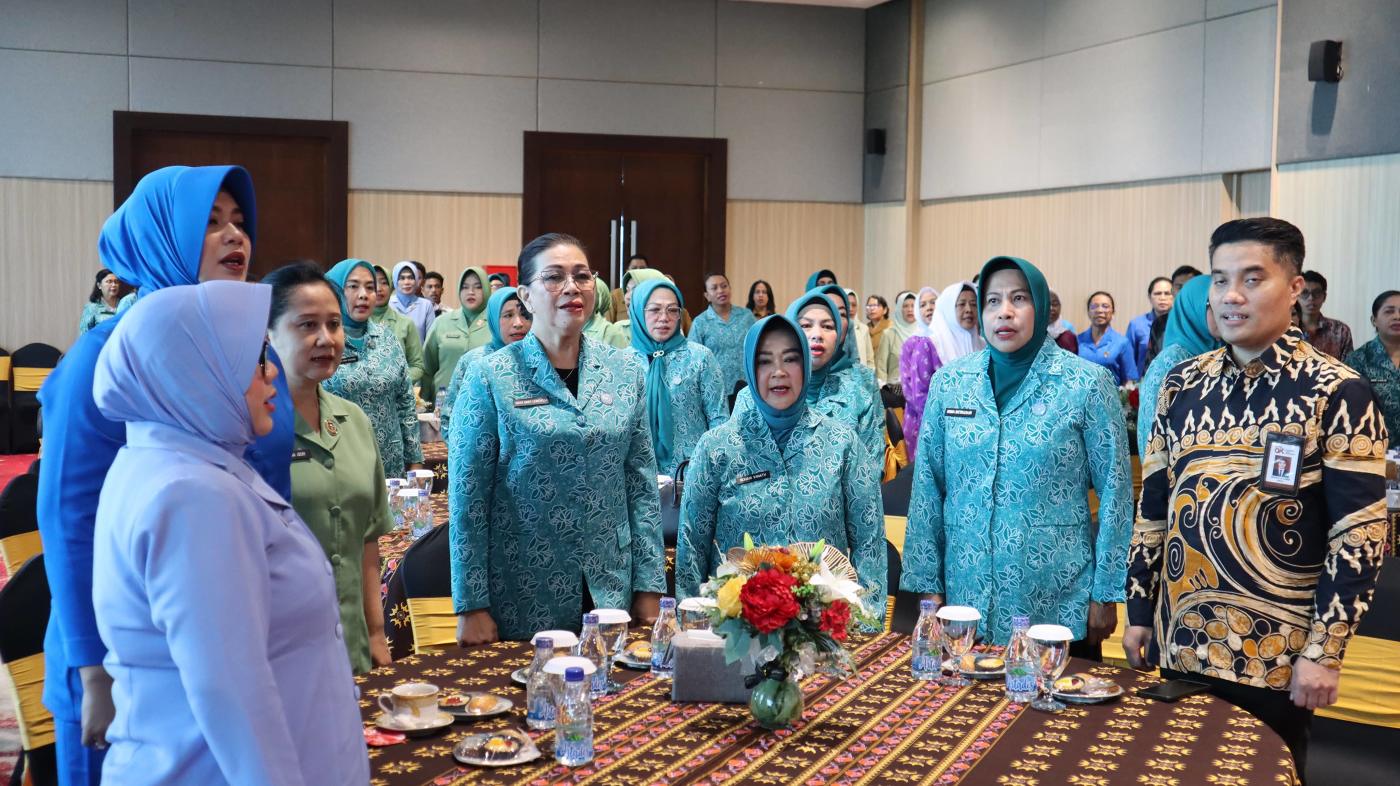 Ketua TP-PKK Promal Buka Kegiatan Edukasi Keuangan OJK