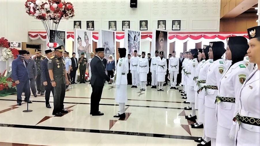 GUBERNUR KUKUHKAN 54 ANGGOTA PASKIBRAKA PROVINSI MALUKU TAHUN 2023