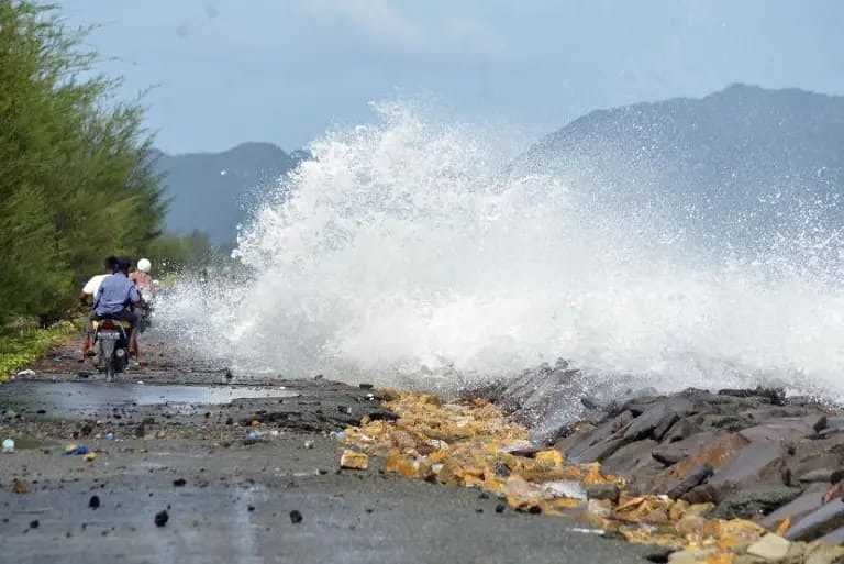 BMKG: Gelombang Tinggi Terjadi di Laut Banda, Perairan Aru dan Kei