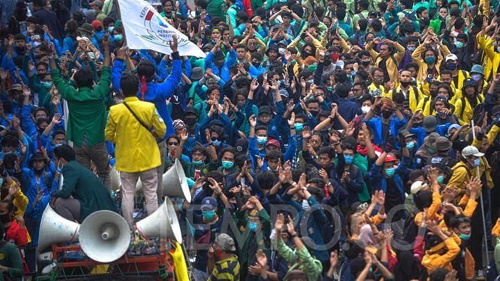 RIBUAN MASSA BAKAL MENDUDUKI KANTOR BUPATI SERAM BGIAN BARAT