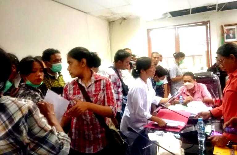 Tidak Bisa Daftar PPPK, TKS RSUD Haulussy Ambon Gelar Demonstrasi di DPRD Maluku