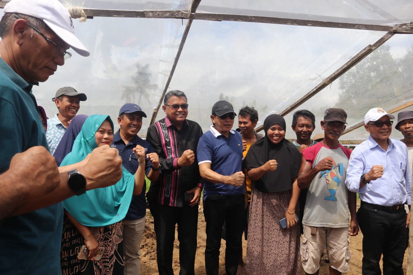 SADALI TINJAU KAWASAN TERDAMPAK CURAH HUJAN TINGGI DI DESA WAIHERU