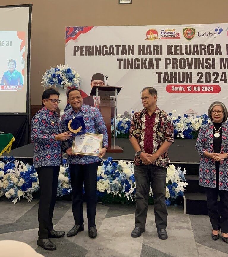 Raih 12 Penghargaan, Kabupaten Malra Sabet Juara Umum Program Bangga Kencana