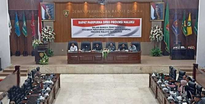 DPRD Maluku Tetapkan Ranperda Menjadi Perda