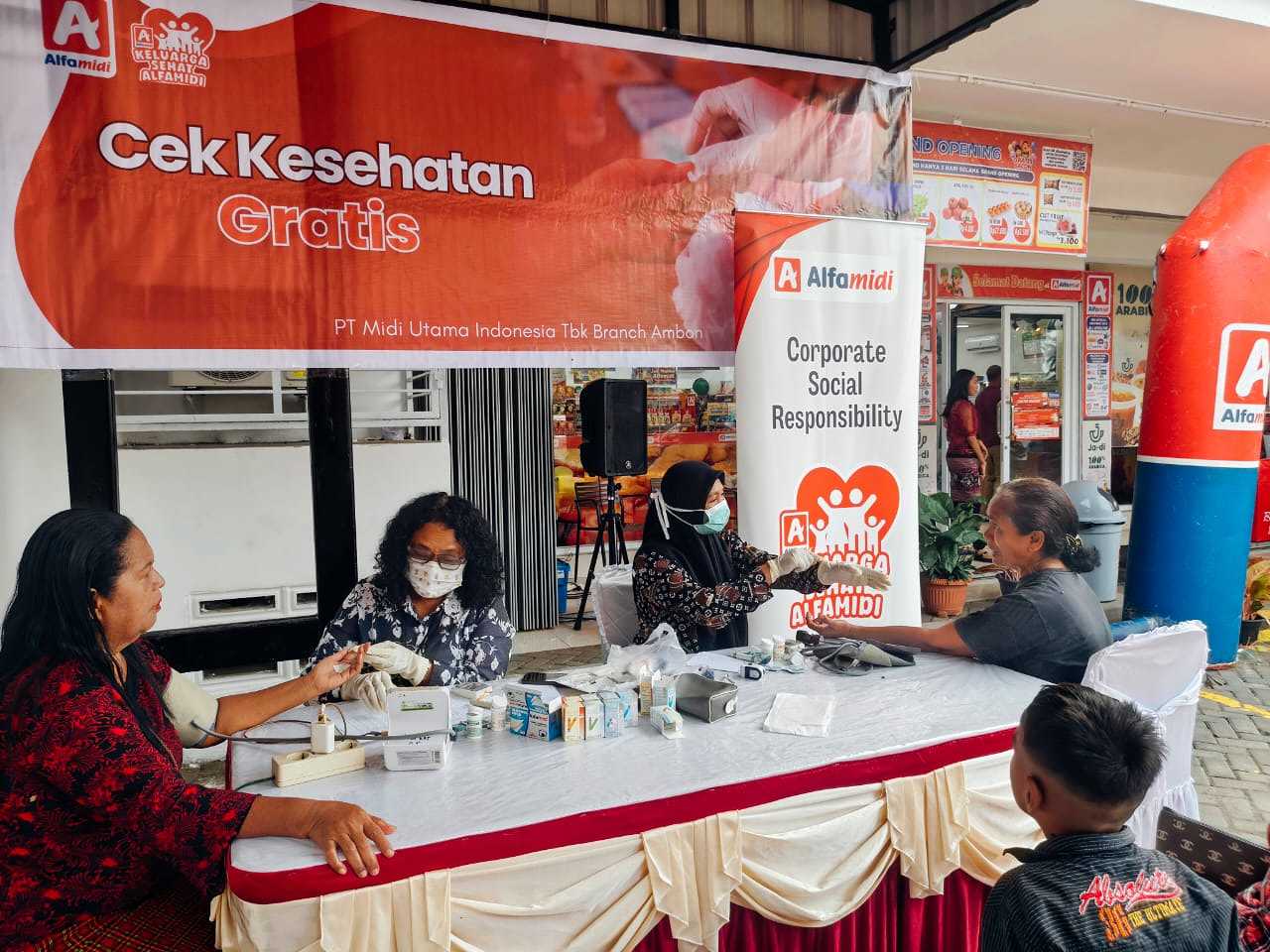 Cek Kesehatan Gratis Alfamidi di Seram Bagian Barat, Warga Antusias Cegah Dini Penyakit 