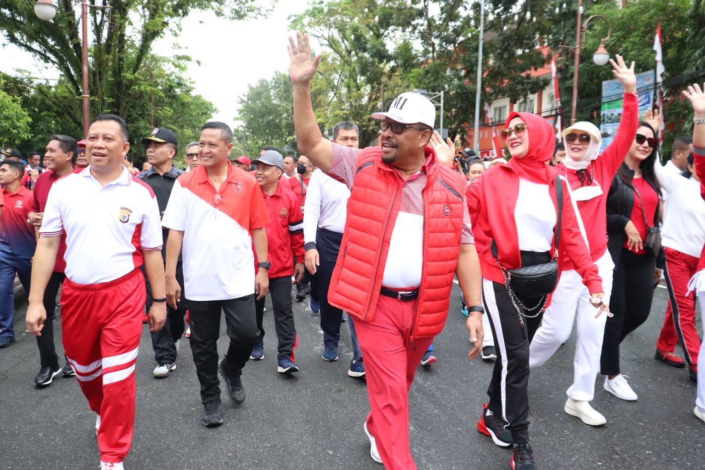 Gubernur Ikuti Jalan Santai Bersama Ribuan Peserta, Semarakkan HUT Kemerdekaan RI dan Provinsi Maluku ke-77