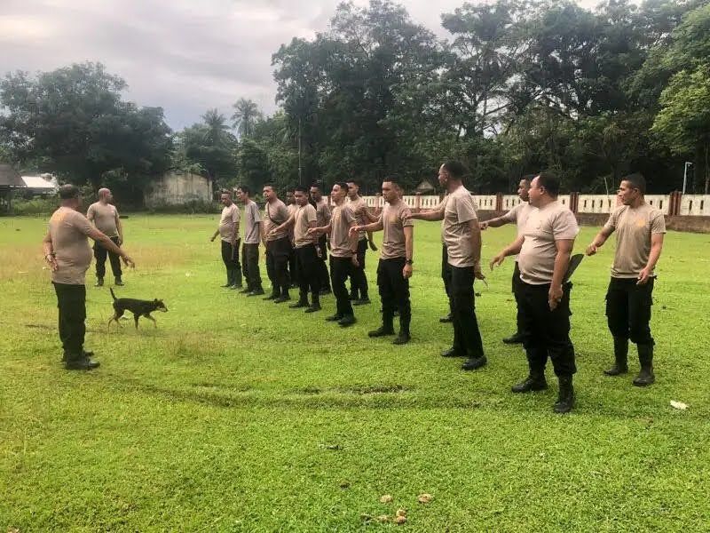 Polsek Saparua Gelar Bakti Sosial