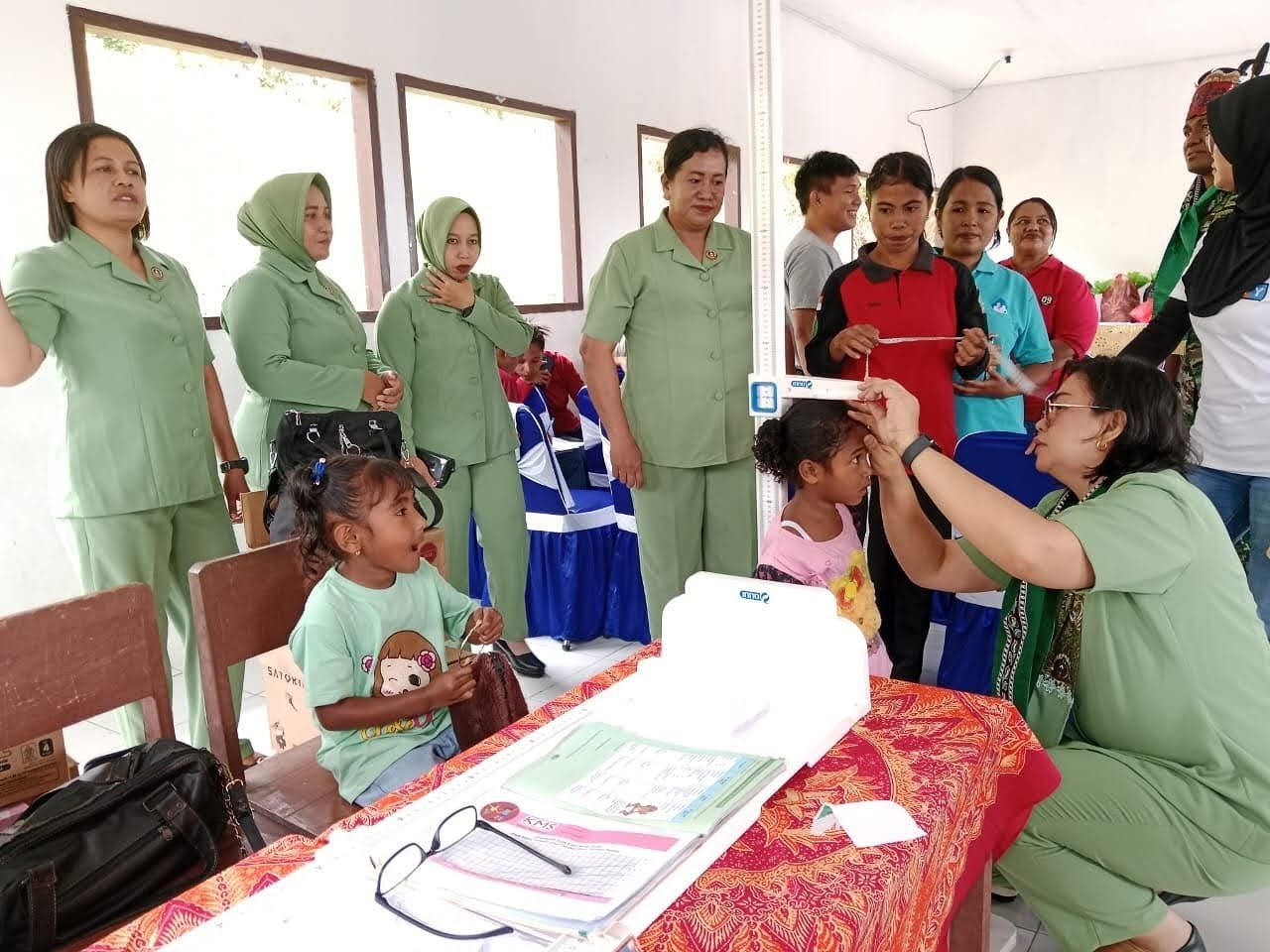 Susuri Kondisi Jalan Menanjak Dan Rusak, Dandim 1513/ SBB Tiba Di Desa Lohia Sapalewa