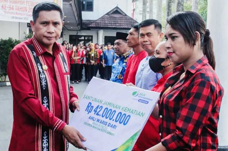 Apresiasi Peran Pemangku Kepentingan, Pemkot Ambon Beri Penghargaan Asta Nararyacita Award