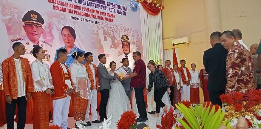 100 Pasangan Suami- Istri  Kristiani  Kota Ambon  Mendapatkan Legalitas Status Perkawinan