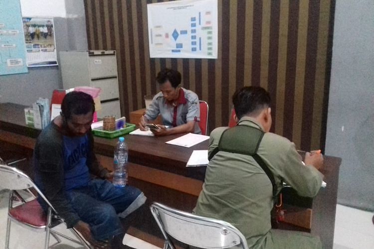 Cerita Joseph, ODGJ yang Terjebak 7 Hari Dalam Kontainer dari Dobo ke Surabaya