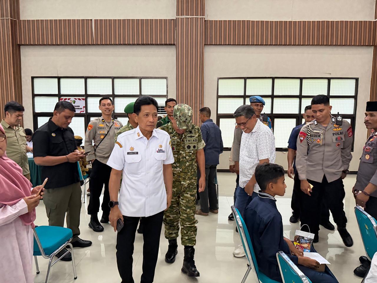 Sekda Maluku Hadiri Bakti Masyarakat Forkopimda, Ratusan Warga Terima Layanan Kesehatan dan Bantuan Sosial