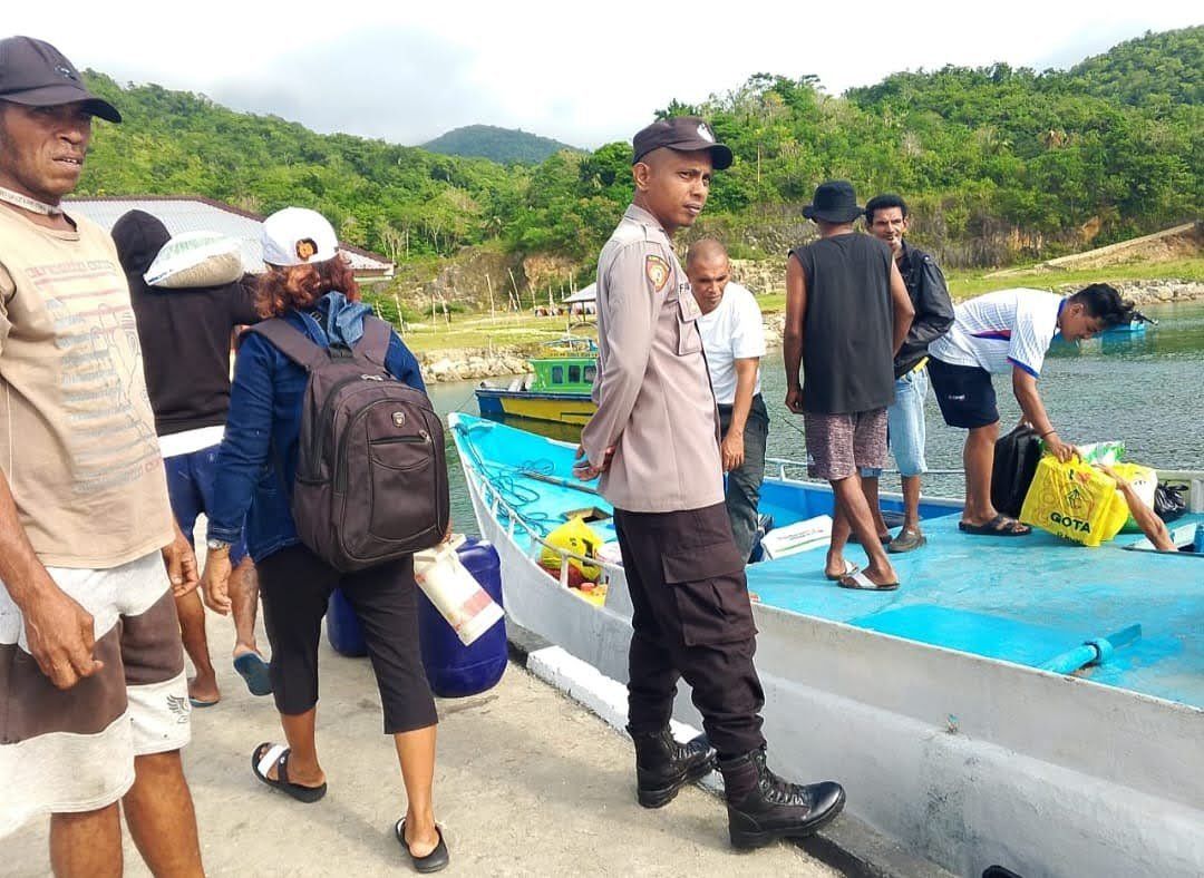 Personil Polres Malra Polsek Kei Besar Selatan Lakukan Pengamanan Di Tamngil.