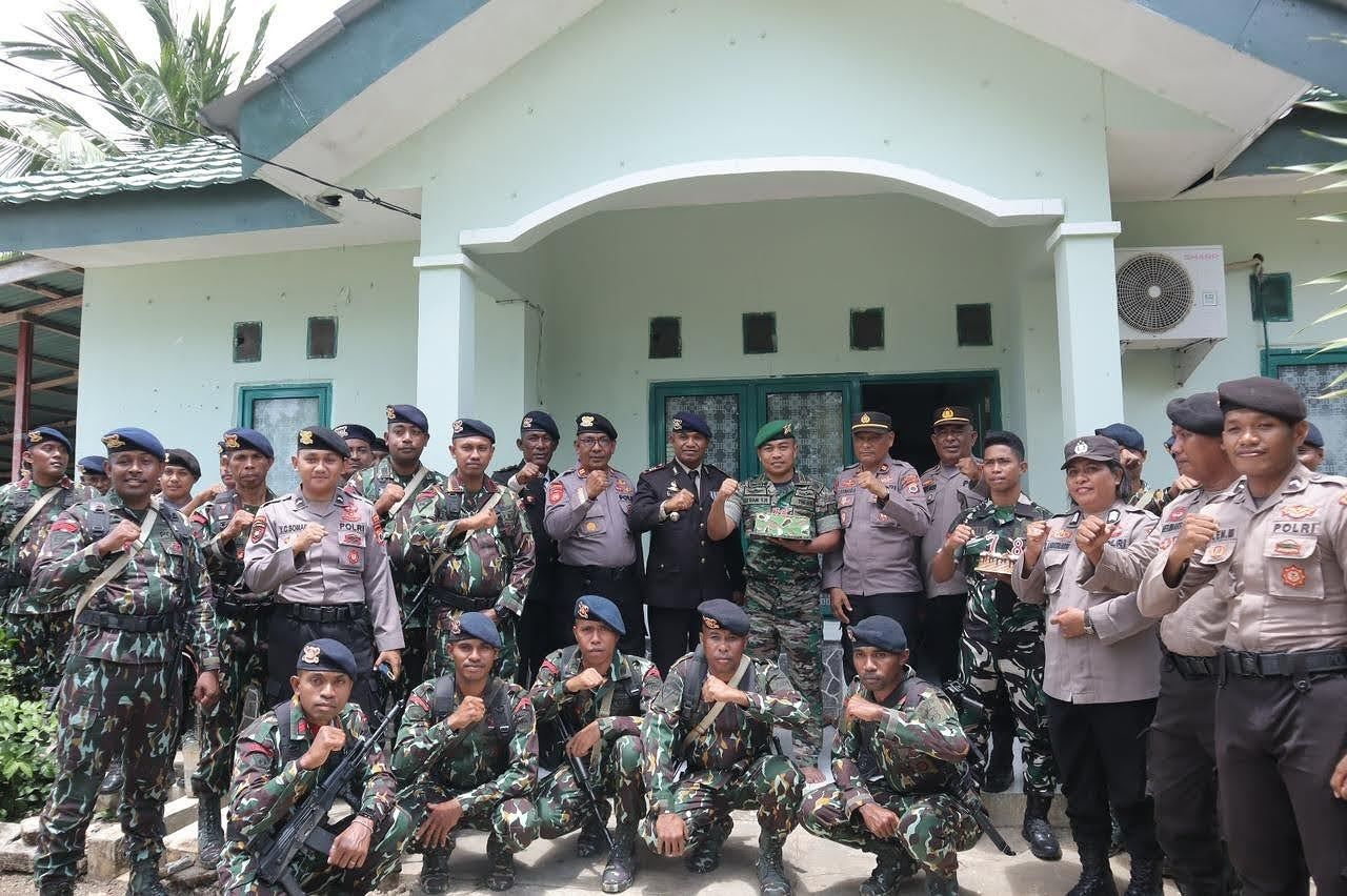 HUT TNI ke-78, Jajaran Polres Kepulauan Tanimbar & Brimob Bri Kejutan 