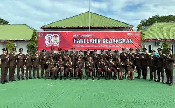 Peringati Hari Lahir Kejaksaan ke 80, Kejari Aru Gelar Upacara Bendera