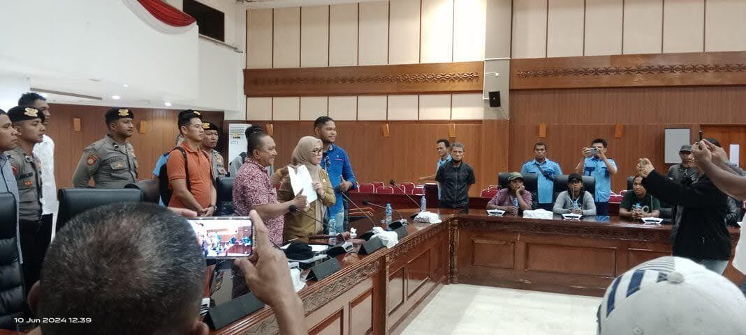 Tolak TAPERA, DPSBI dan KSBSI Demo Di Kantor DPRD Maluku