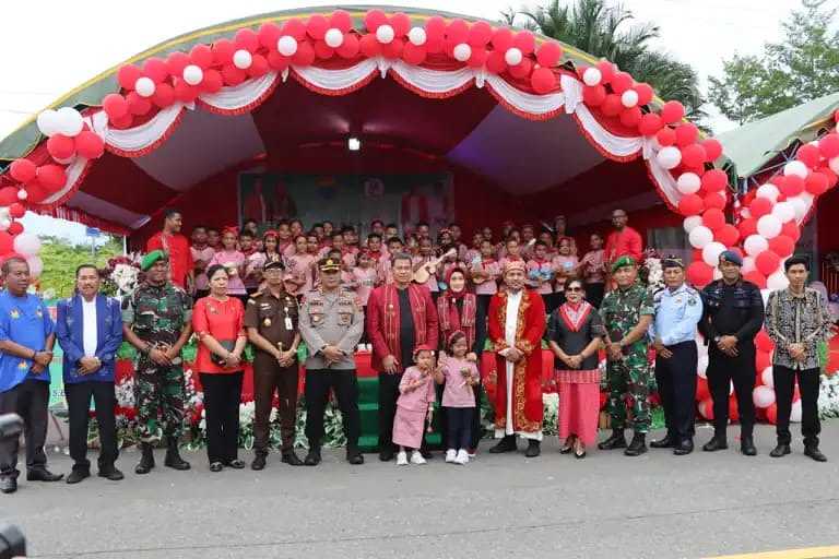 Kapolres Hadiri Upacara Peringatan HUT Kabupaten Seram Bagian Barat Ke-19