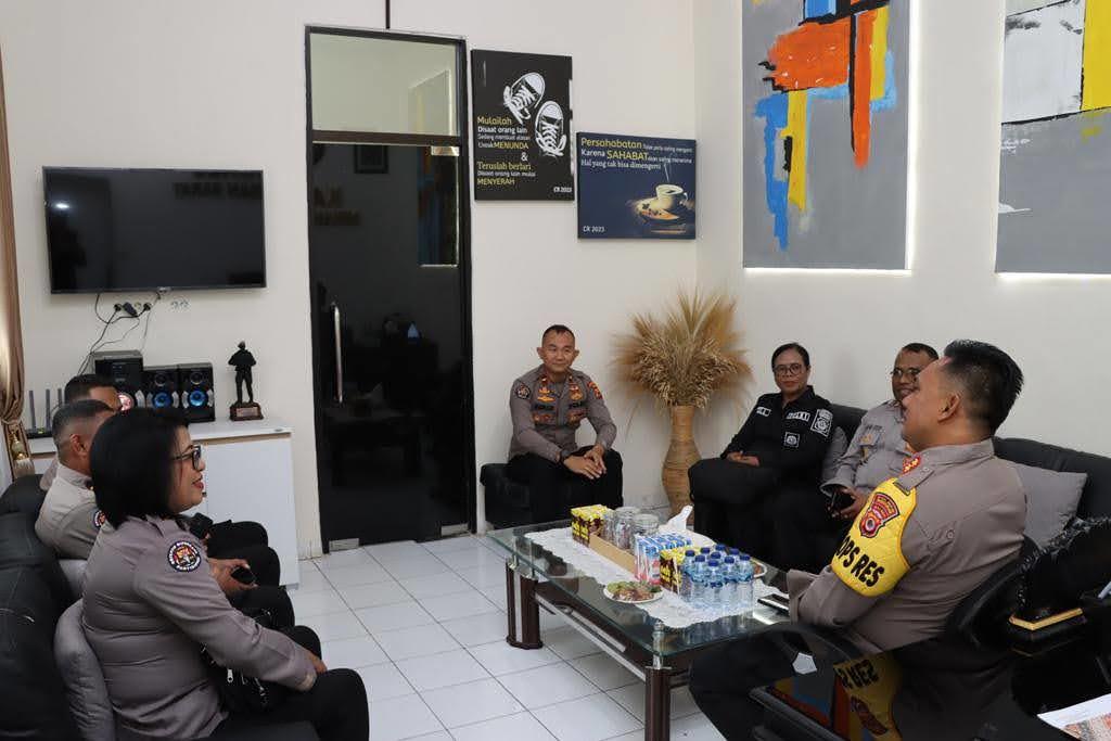 Tim Supervisi Humas Polda Maluku Sambangi Polres SBB