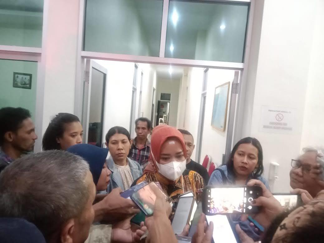 Paslon Soulisa-Lesnusa Jalan Pemeriksaan Kesehatan Di RSUD Haulussy.