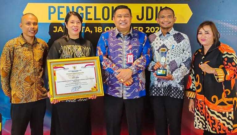 Kota Ambon Raih Penghargaan Terbaik III Nasional Pengelola JDIH