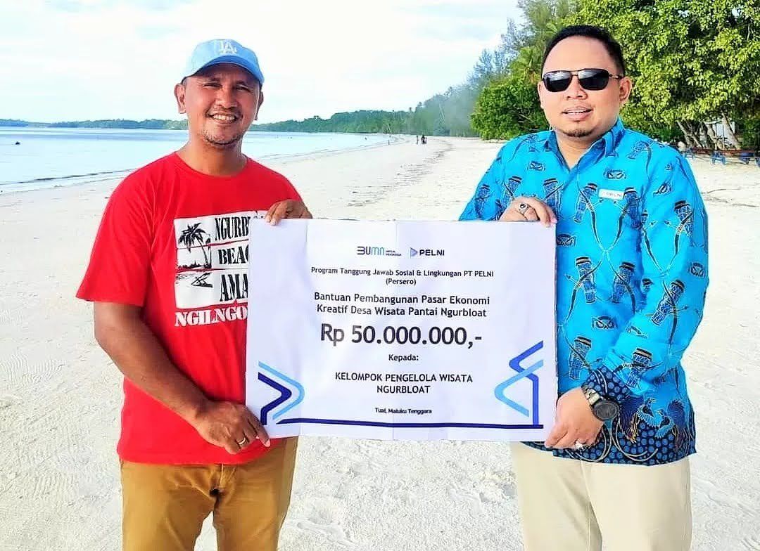 Dukung Kegiatan Ekraf, PT. Pelni Indonesia Kucurkan Bantuan Bagi Pengelola Wisata Pantai Ngurbloat