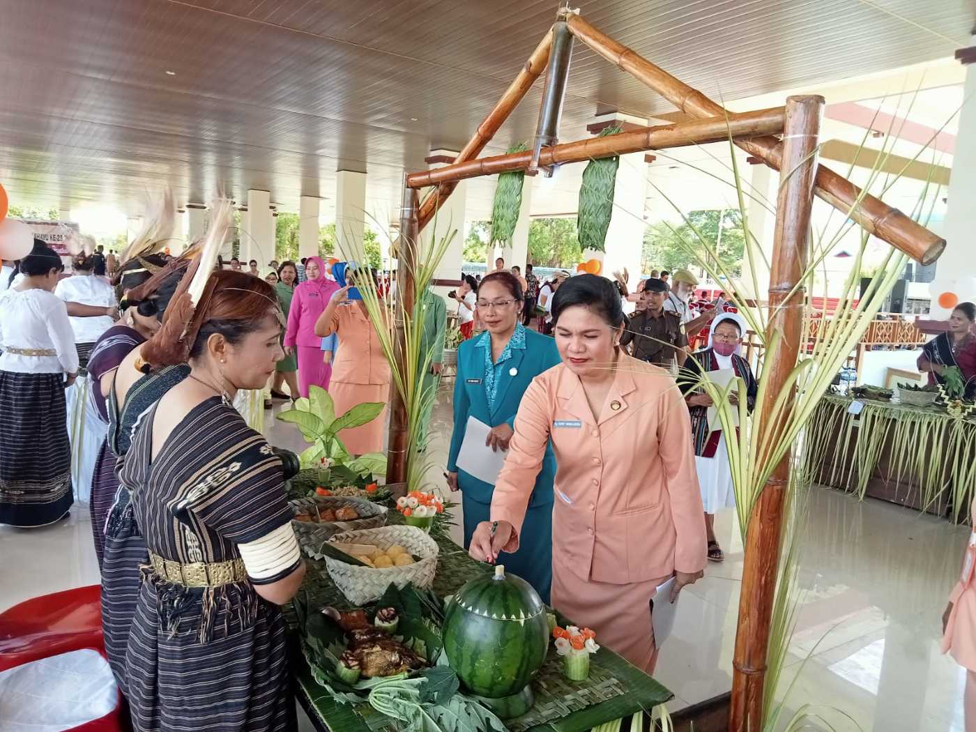 Keseruan di HUT ke-23 Dharma Wanita Persatuan KKT Gelar Lomba Meja Makan Nakes