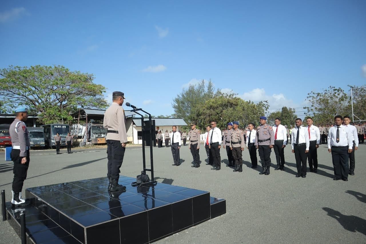 15 Personel Polres Kepulauan Tanimbar Terima Reward