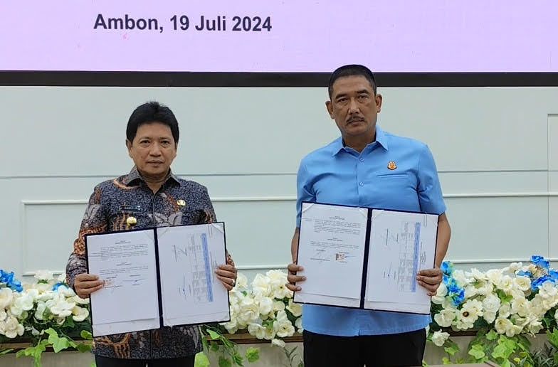 TINGKATKAN SINERGITAS, PEMPROV MALUKU DAN KEJATI LAKUKAN PENANDATANGANAN MOU