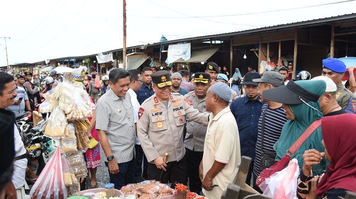 Kapolda Maluku Himbau Bentuk Tim Terpadu Penanganan Pasar Mardika Dan Ambon Plaza.