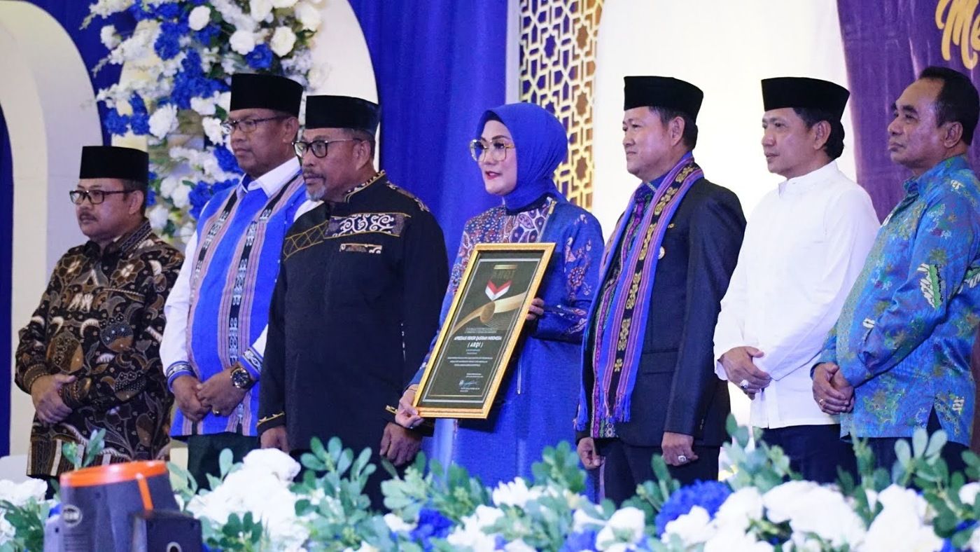 GUBERNUR HADIRI PEMILIHAN BINTANG VOKLASI QASIDAH GAMBUS & POP RELIGI TINGKAT PROV. MALUKU