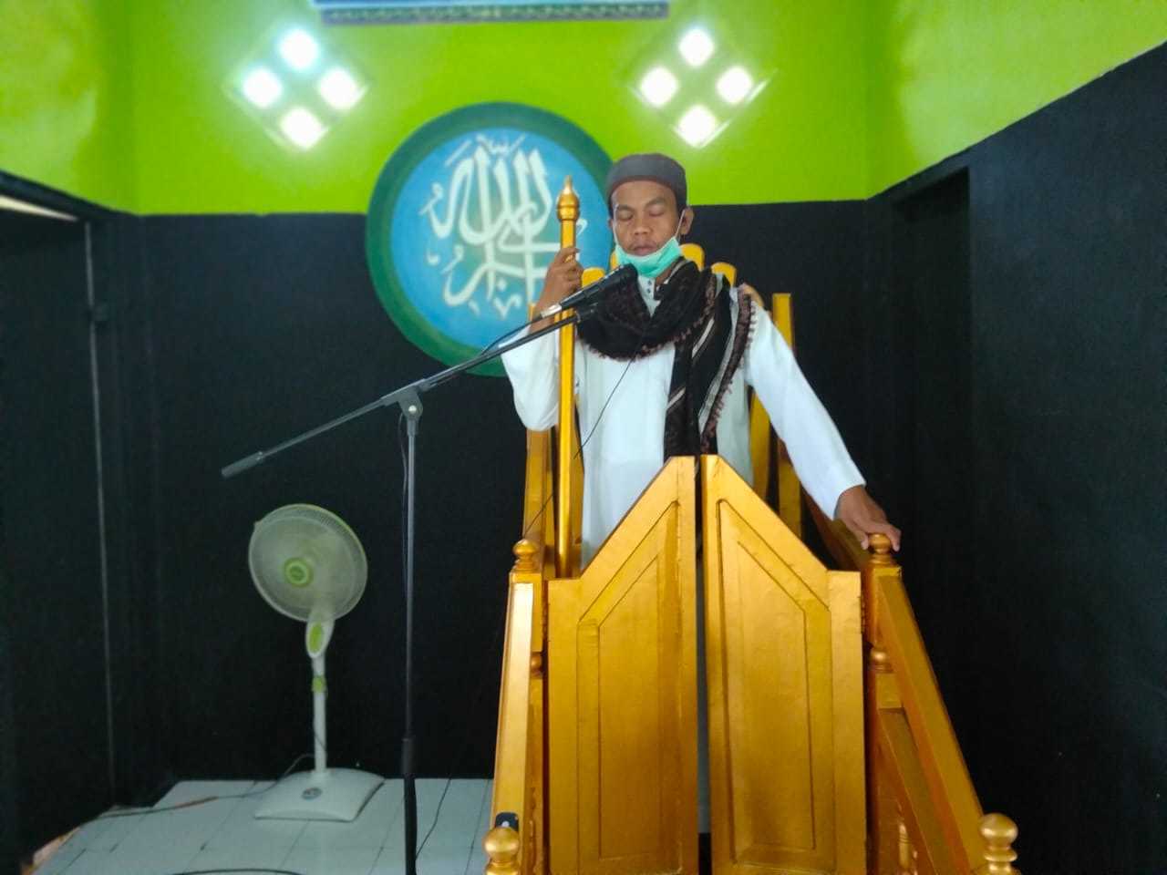 Pelaksnaan Sholat Idul Adha Di Mesjid Abdurahman Tukuboya Datangkan 11 Ekor Sapi.