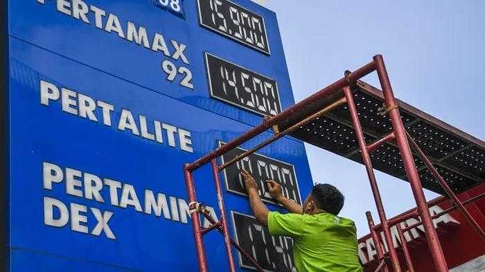 Mulai Hari ini Harga Pertamax di Maluku dan Papua Turun Jadi Rp14.200