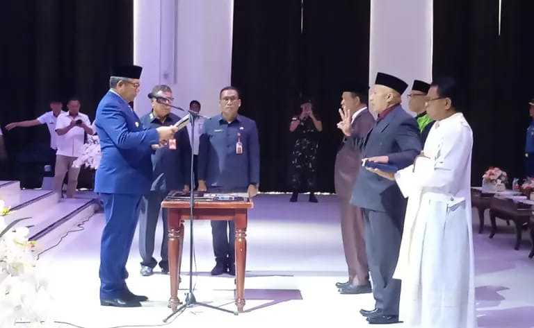 Bupati Maluku Tenggara Lantik Dua Pejabat Pimpinan Tinggi Pratama