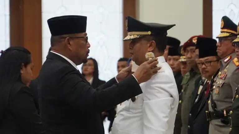 Gubernur Maluku Lantik PJ Bupati KKT dan penyerahan SK Tiga Penjabat Bupati/Walikota