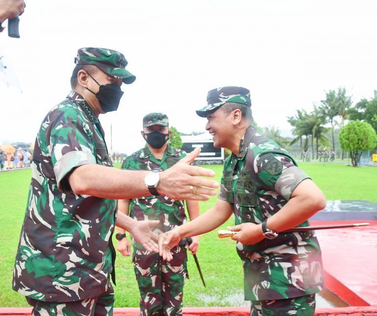 Pangdam Sambut Kedatangan Kasau di Ambon