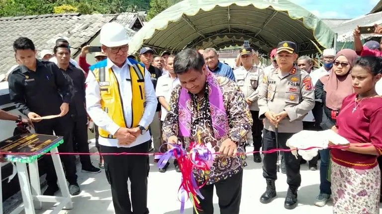 Resmikan Jembatan Waurtahit, Bupati Malra: Ada Target Pembangunan Rumah Sakit di Kei Besar