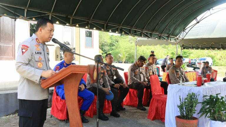 Kunjungi Polsek KKT Malra, Kapolda Maluku Ingatkan Personel Layani Rakyat Dengan Hati