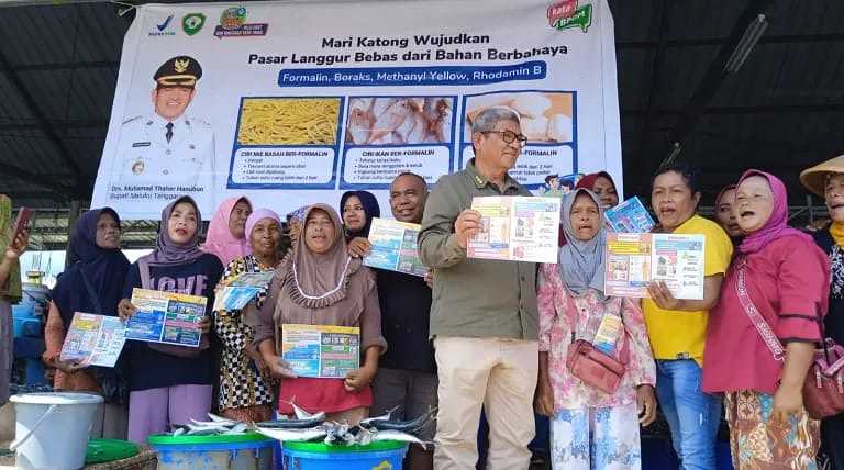 Jelang Lomba Pasar Aman, Bupati Malra Tinjau Pasar Langgur