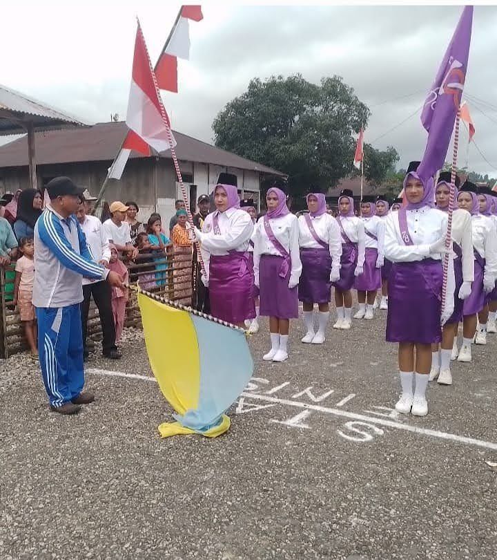 MERAH PUTIH DAN PERLOMBAAN MEWARNAI PERINGATAN KEMERDEKAAN RI DI NEGERI WOLU