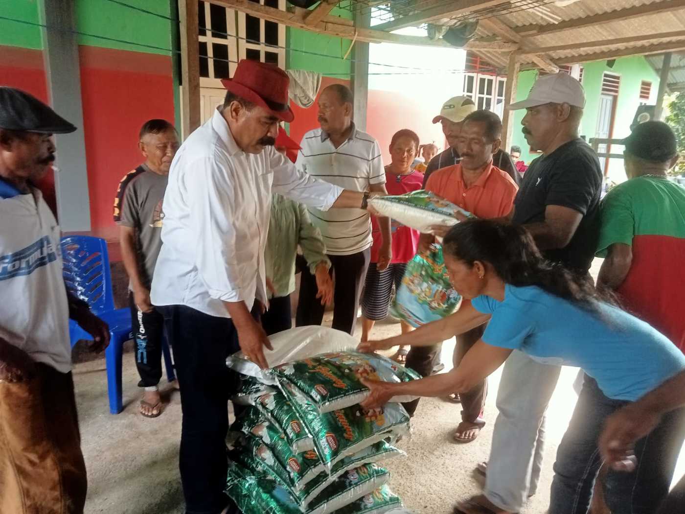 Awali Dari Selaru, Adolof Bormasa Safari Natal di Tanimbar